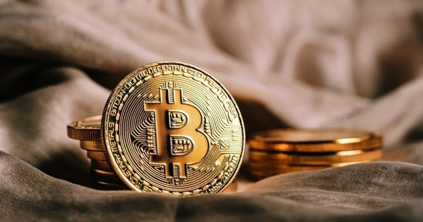 Bitcoin Mining Difficulty Drops 10% as Hashprice Hits $33